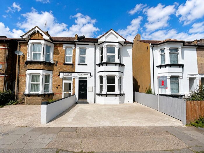 3 Bedroom Flat For Sale In Bulstrode Road, Hounslow, Greater London, TW3