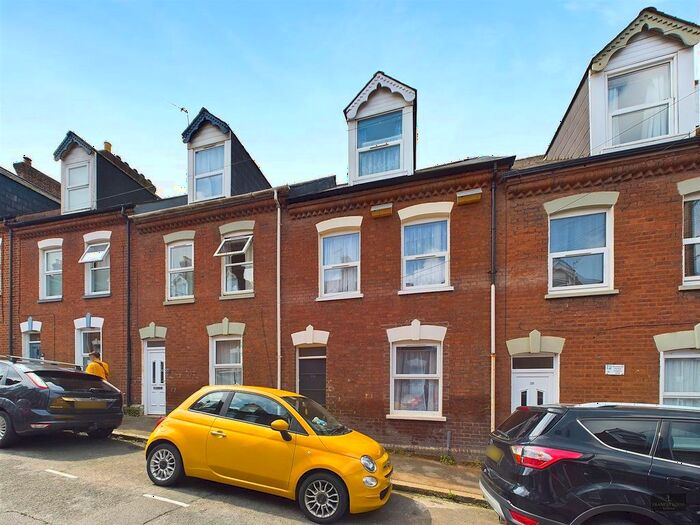 6 Bedroom Property To Rent In Portland Street, Exeter, EX1