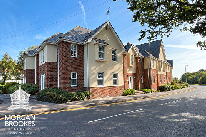 2 Bedroom Apartment For Sale In Sovereign Court, Weir Gardens, Rayleigh, SS6