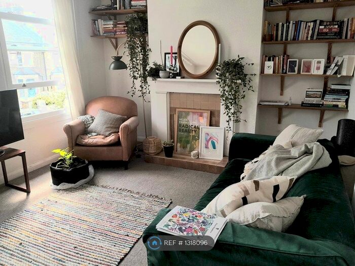 2 Bedroom Flat To Rent In Brockley, London, SE4