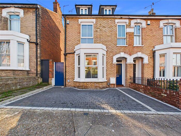 4 Bedroom Semi Detached House For Sale In Salisbury Avenue, Colchester, Essex, CO3