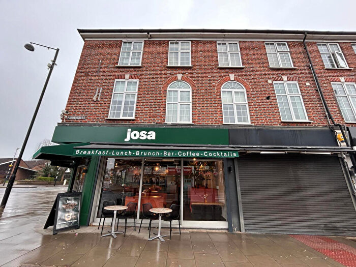 1 Bedroom Flat For Sale In Oakdale Avenue, Northwood Hills, Greater London, HA6