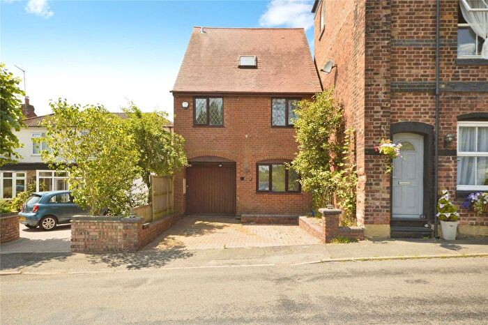 2 Bedroom Detached House For Sale In Sedgley Road, Wolverhampton, Staffordshire, WV4