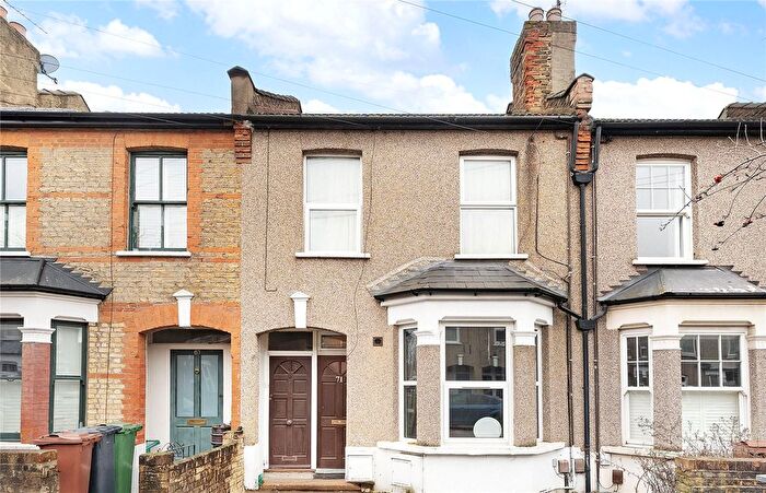 2 Bedroom Flat For Sale In Bakers Avenue, Walthamstow, London, E17