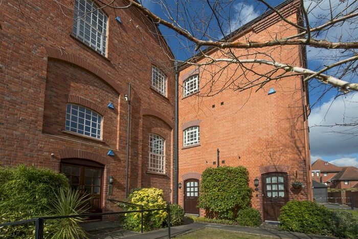 2 Bedroom Flat To Rent In Coopers Lane, Abingdon, OX14