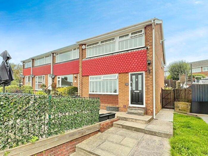 2 Bedroom End Of Terrace House For Sale In Cavendish Rise, Pudsey, LS28