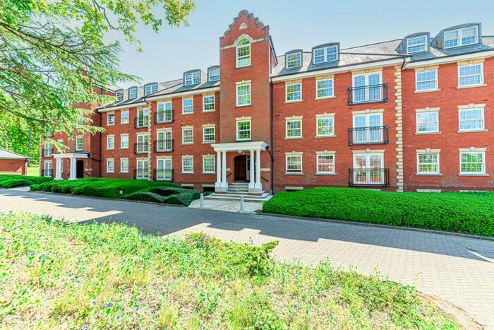 2 Bedroom Apartment To Rent In Keephatch House, Montague Close, Wokingham, RG40