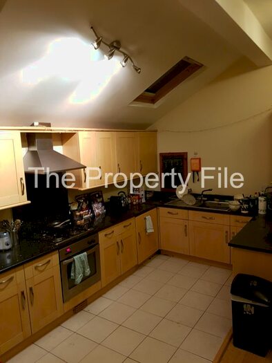 4 Bedroom Flat To Rent In Wynnstay Grove, Fallowfield, M14