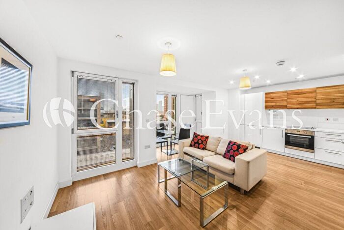 1 Bedroom Flat To Rent In Marner Point, The Plaza, Jefferson Plaza, Bromley-by-bow, London, E3