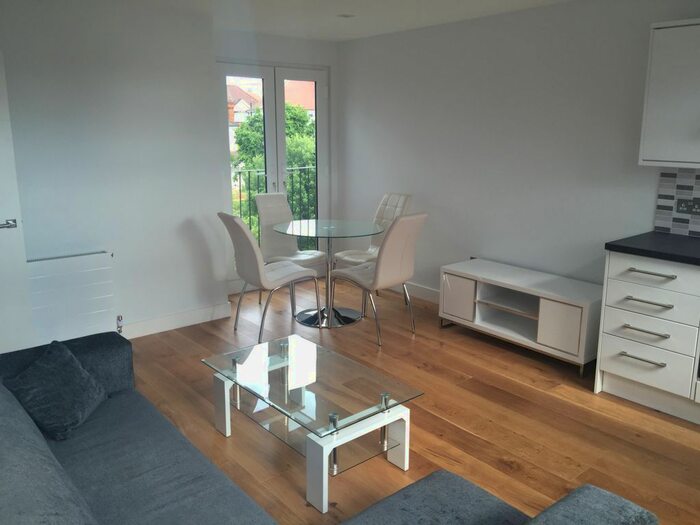 1 Bedroom Flat To Rent In Kings Road, Kensal Green, NW10