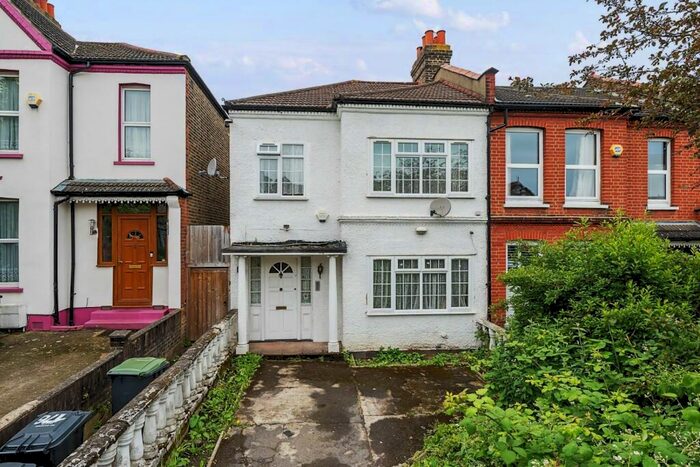 3 Bedroom House To Rent In Wellmeadow Road, London, SE6