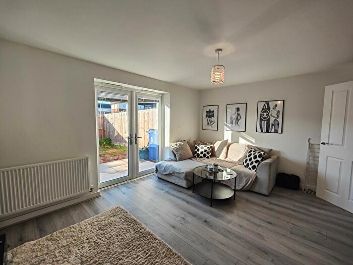 3 Bedroom House To Rent In Thompson Avenue, Edlington, Doncaster, DN12