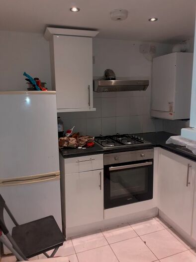 3 Bedroom Flat To Rent In Mattock Lane, West Ealing, W13