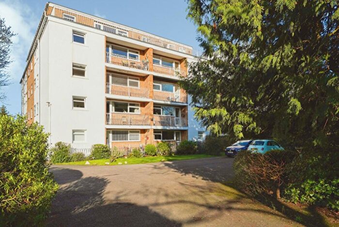 3 Bedroom Flat For Sale In Pittville Circus Road, Cheltenham, Gloucestershire, GL52