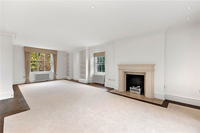 3 Bedroom Flat To Rent In Addison Road, London, W14