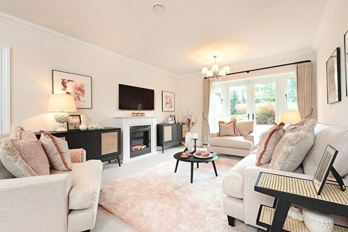 2 Bedroom Apartment For Sale In Wallingford, Oxfordshire, OX10