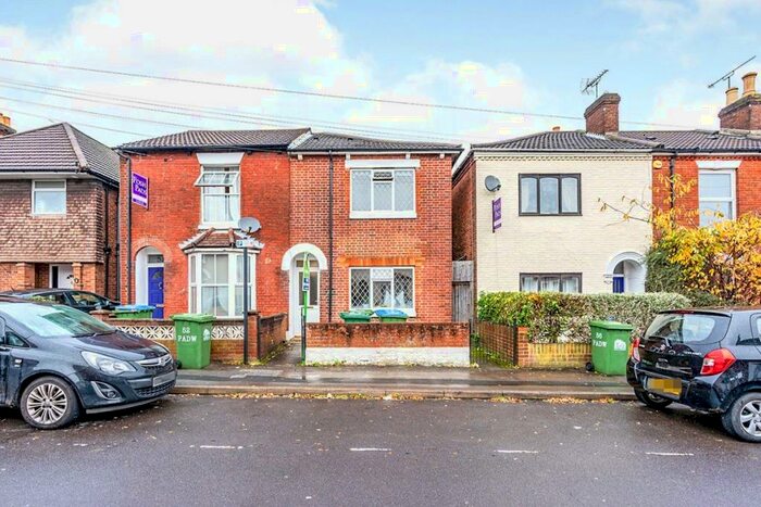 5 Bedroom Semi-Detached House To Rent In Padwell Road, Southampton, Hampshire, SO14