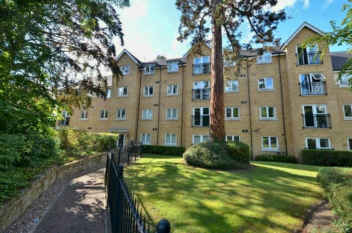 2 Bedroom Flat To Rent In Glade Court, Harefield Road, Uxbridge, UB8