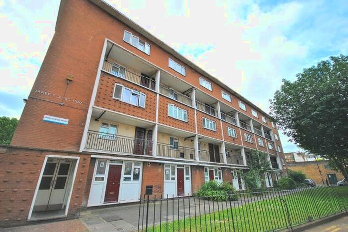 3 Bedroom Flat To Rent In Walworth Place, London, SE17