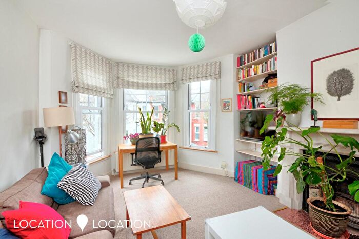 2 Bedroom Apartment To Rent In Durlston Road, London, E5