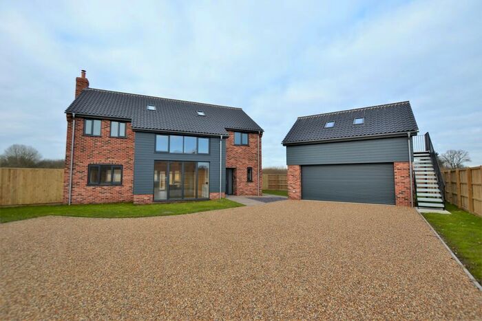 4 Bedroom Detached House For Sale In Herne Lane, Beeston, King's Lynn, PE32