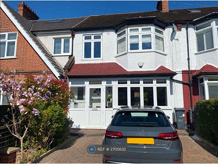 3 Bedroom Terraced House To Rent In Ivyday Grove, London, SW16