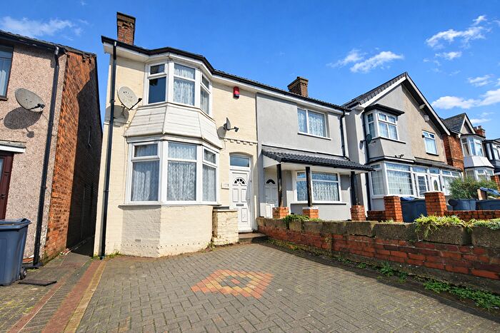 3 Bedroom Semi Detached House To Rent In Reservoir Road, Birmingham, B23