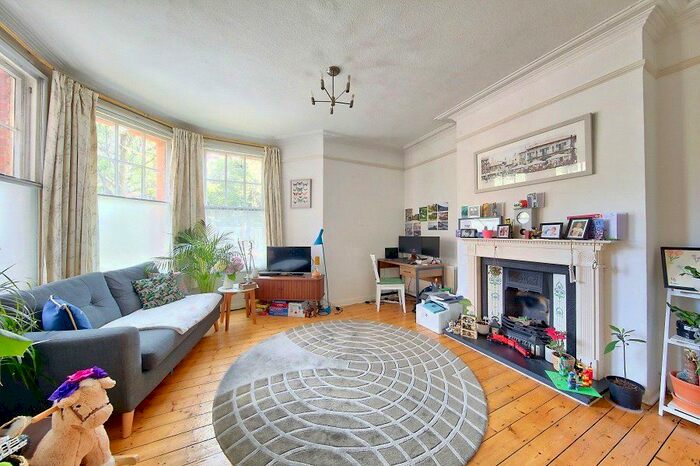 2 Bedroom Flat To Rent In Cecil Mansions, SW17