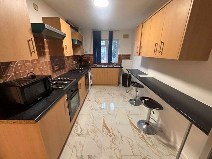 6 Bedroom Semi-Detached House To Rent In Manor Waye, Uxbridge, UB8