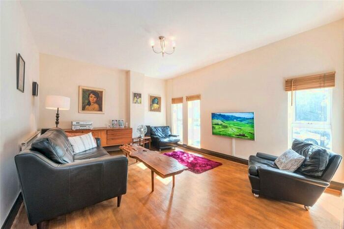 3 Bedroom Flat To Rent In Drayton Park, Highbury, N5