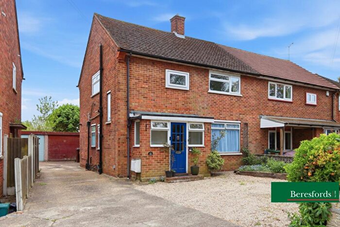 3 Bedroom Semi-Detached House For Sale In Colet Road, Hutton, CM13