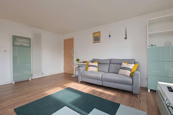 2 Bedroom Flat For Sale In East Pilton Farm Wynd, Edinburgh, EH5