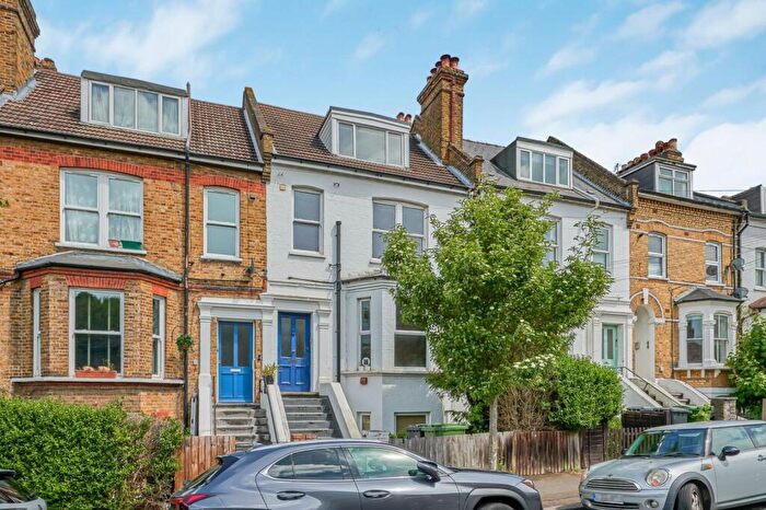 2 Bedroom Duplex To Rent In Whiteley Road, London, SE19