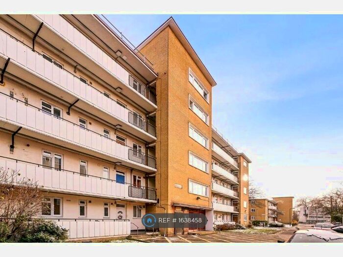 3 Bedroom Flat To Rent In Weir Road, London, SW12