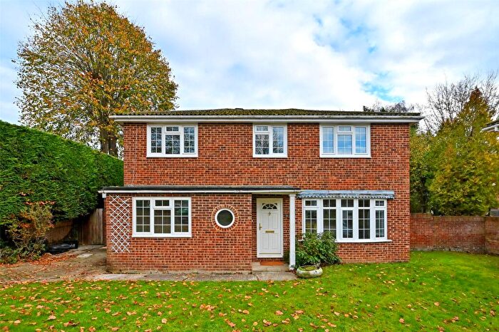 4 Bedroom Detached House To Rent In Dunnock Way, Wargrave, Reading, Berkshire, RG10