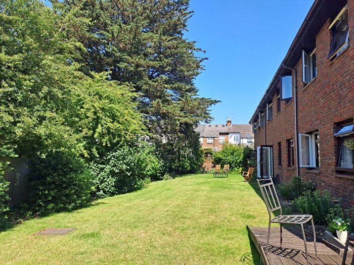 2 Bedroom Apartment To Rent In Clarence Road, SL4