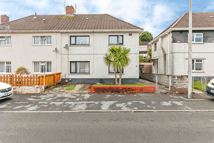 3 Bedroom Semi Detached House For Sale In Maes Tref, Llanelli, Carmarthenshire, SA15