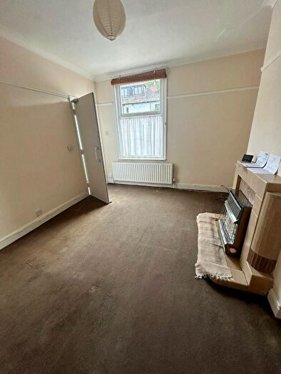 4 Bedroom Terraced House To Rent In Elmsthorpe Avenue, Nottingham, Nottinghamshire, NG7