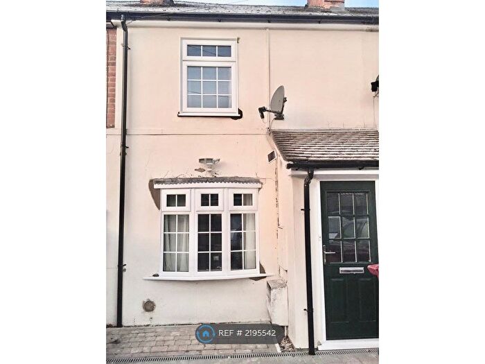 2 Bedroom Terraced House To Rent In Stanway Cottages, Reading, RG6
