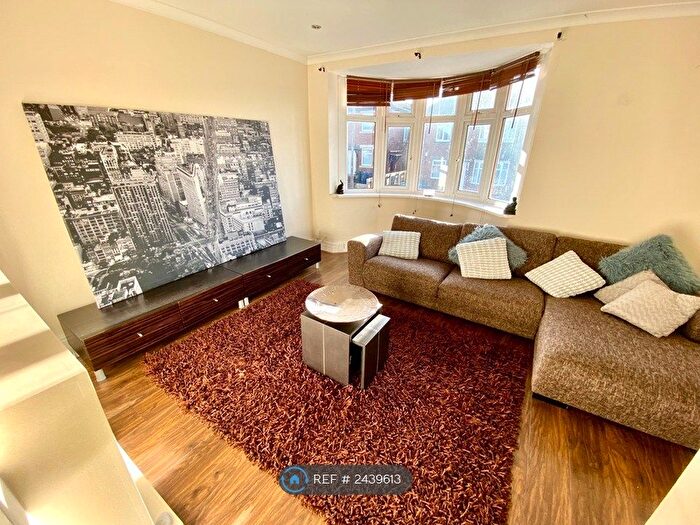 2 Bedroom Flat To Rent In Tantobie Road, Newcastle Upon Tyne, NE15