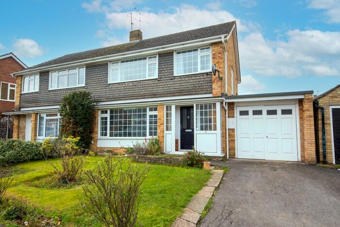 3 Bedroom Semi-Detached House To Rent In Foxcombe Drive, Tilehurst, Reading RG31