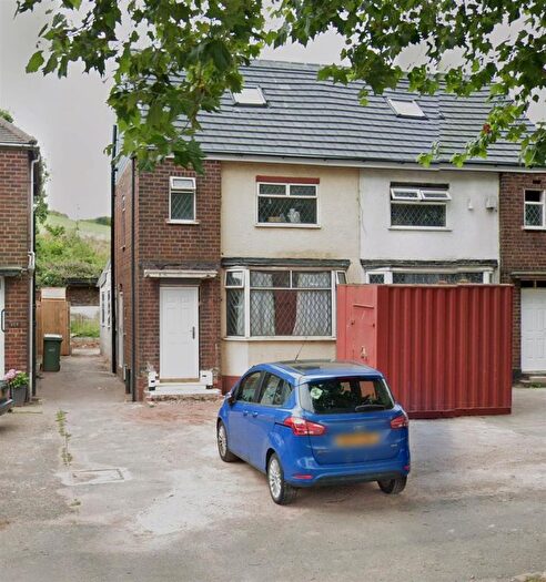 3 Bedroom Flat To Rent In Birmingham New Road, Dudley, DY1