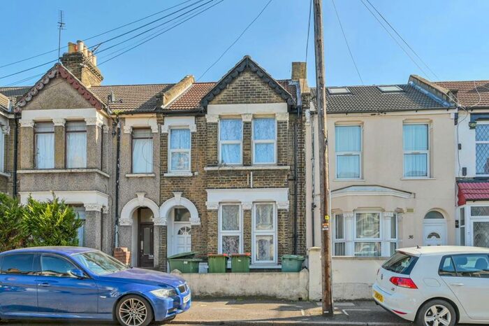 2 Bedroom Flat To Rent In Katherine Road, East Ham, London, E6