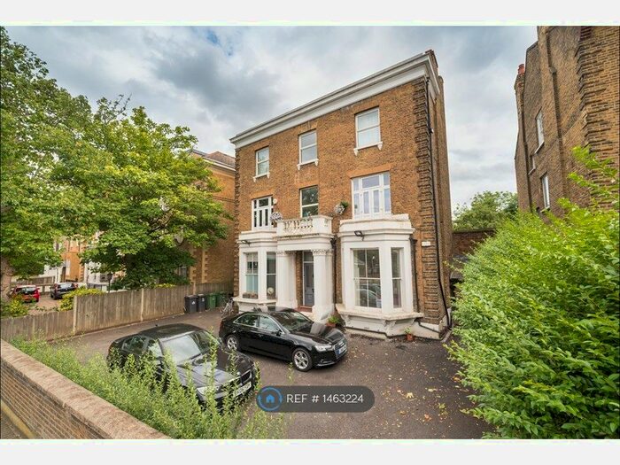 3 Bedroom Flat To Rent In Thurlow Park Road, London, SE21