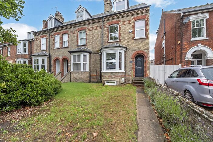 4 Bedroom Semi-Detached House For Sale In Fornham Road, Bury St. Edmunds, IP32