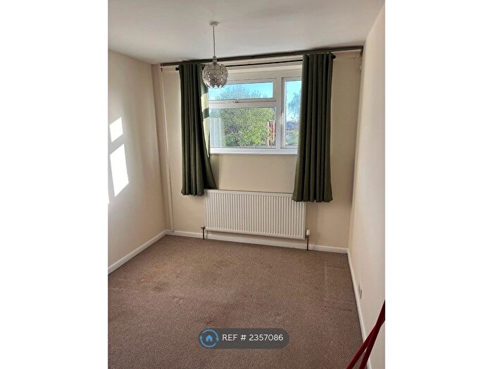 2 Bedroom Flat To Rent In Cymbeline Way, Rugby, CV22