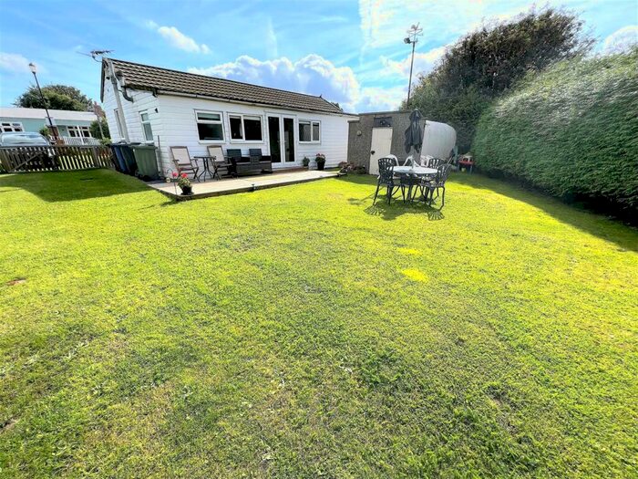 3 Bedroom Chalet For Sale In Humberston Fitties, Humberston, Grimsby, N.E. Lincs, DN36