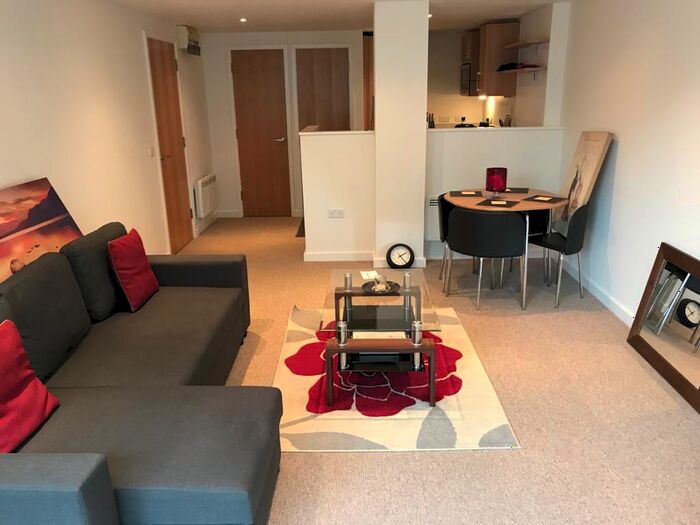 1 Bedroom Flat To Rent In Paramount Building, Beckhampton Street, Swindon, SN1