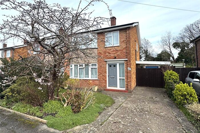 3 Bedroom Semi Detached House For Sale In Horn Road, Farnborough, Hampshire, GU14
