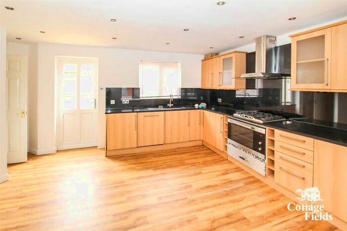 3 Bedroom Property To Rent In Rush Drive, Waltham Abbey, EN9